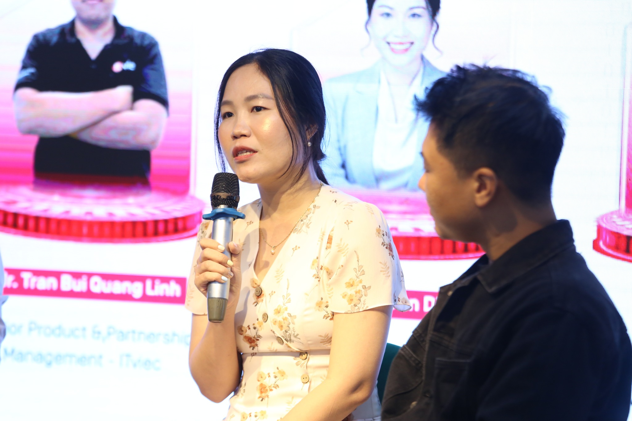 Panel discussion tại Swinburne Vietnam