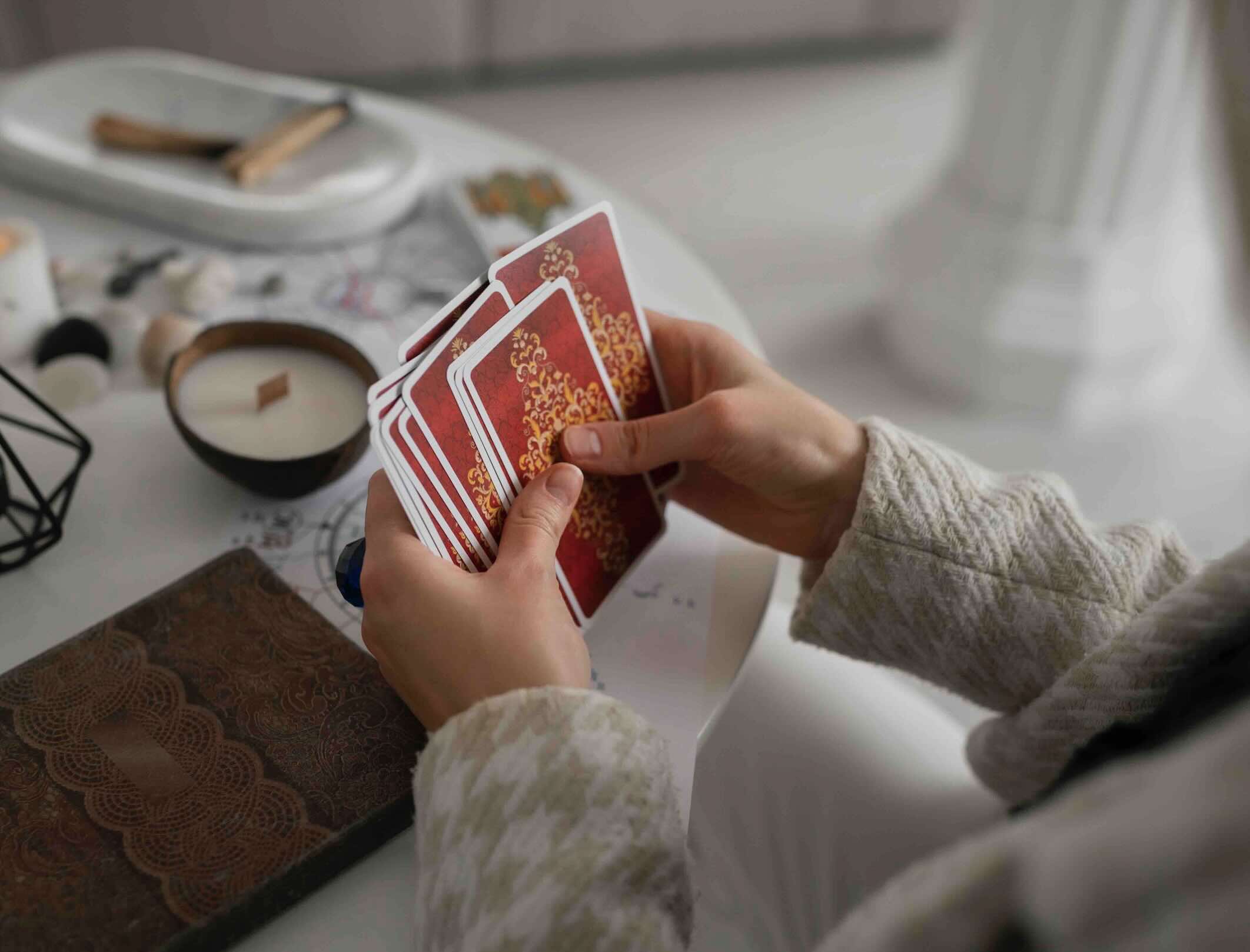 Diệu Hiếu xem bài Tarot 1:1